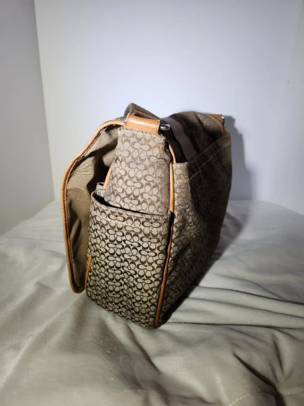 COACH Hudson XL Messenger/computer/travel bag signature C with vachetta leather